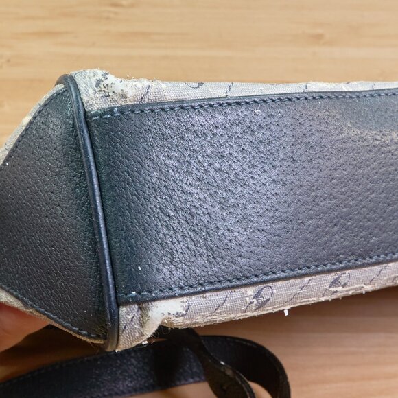 Vintage GUCCI Accessory Collection Collectible Crossbody Bag, Made in Italy - Picture 12 of 16